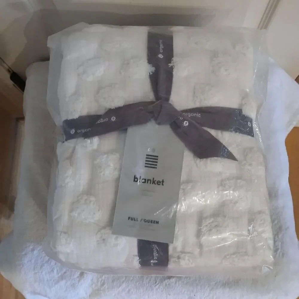 West Elm Organic Candlewick End of Bed Blanket Full Queen Stone White Luxury